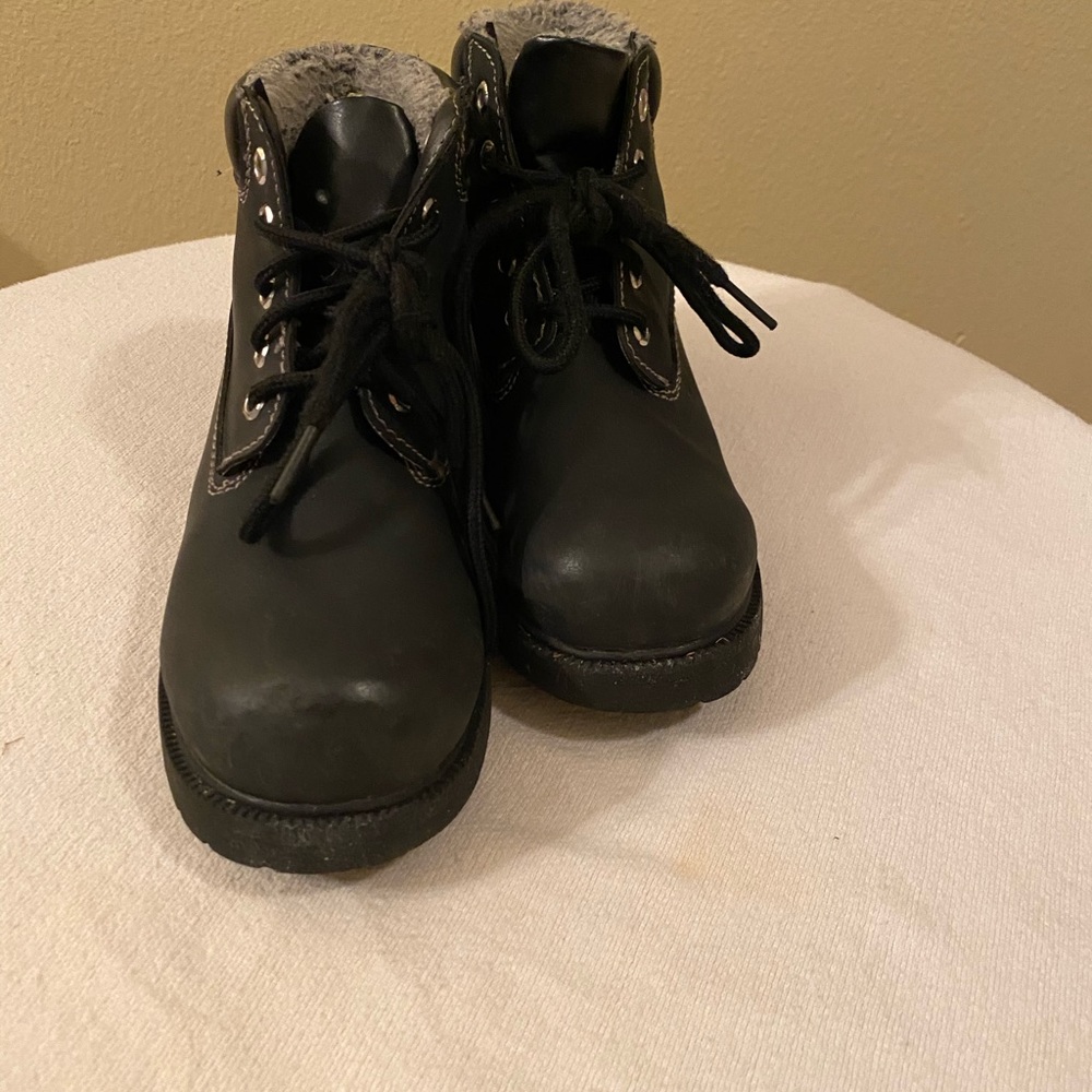 Boots - Picture 2 of 4